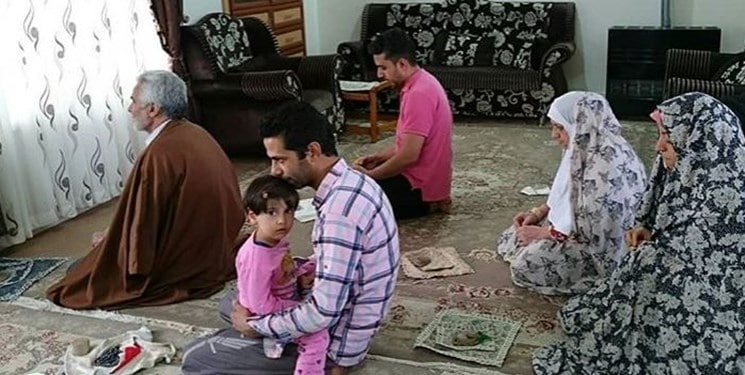 راهکار طلایی آیتالله وحید خراسانی برای جلوگیری از حواسپرتی در نماز